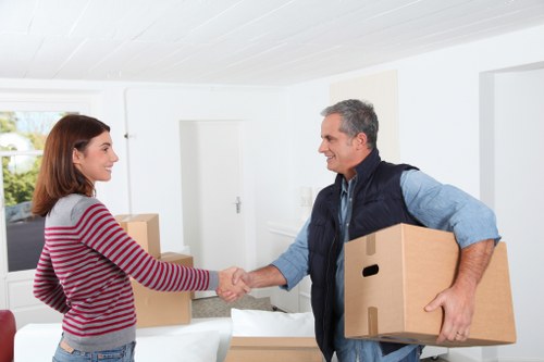 Dismantling and protecting furniture before transport